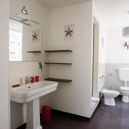 Piccoli Leoni לינה וארוחת בוקר